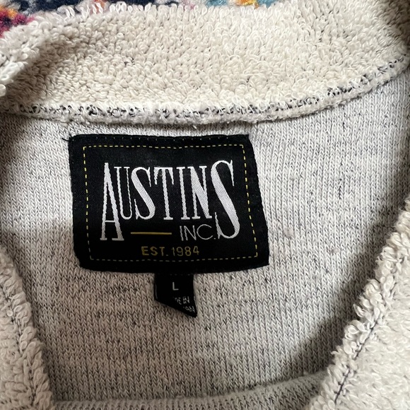 Fuzzy Nantucket crewneck size large - Picture 2 of 2